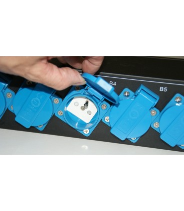 POWER DISTRIBUTION 19” RACK WITH 9 FRENCH SOCKET AFX PBOX-9SW-FR